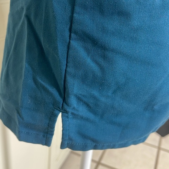 Figs Womens Casma Three-Pocket Teal Scrub Top Sz XS Technical Comfort Medical - Picture 6 of 11